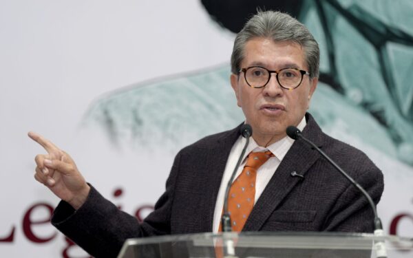 Monreal pide abrir espacios para inconformes y evitar fracturas en Morena