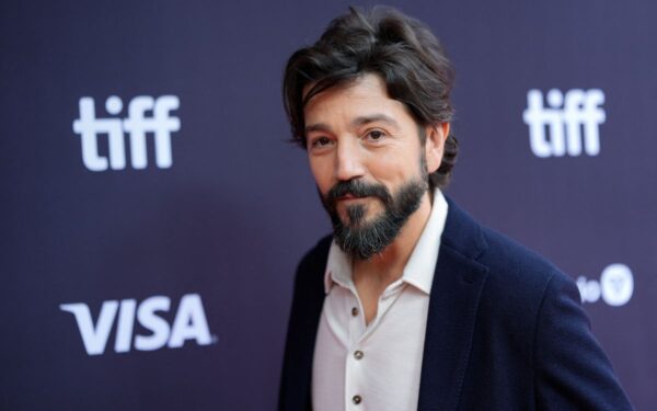Diego Luna alerta por el auge del odio hacia migrantes: “El miedo es muy rentable”